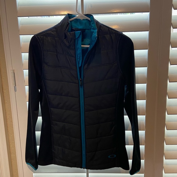 Black Oakley down jacket, small, never worn - Picture 1 of 3